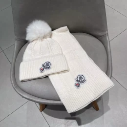 moncler hat and echapres set s_127aba3